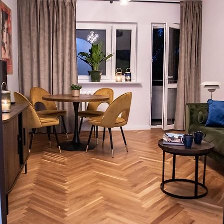 ורשה Apartament Przy Metrze Wierzbno Z Nuta Vintage מראה חיצוני תמונה