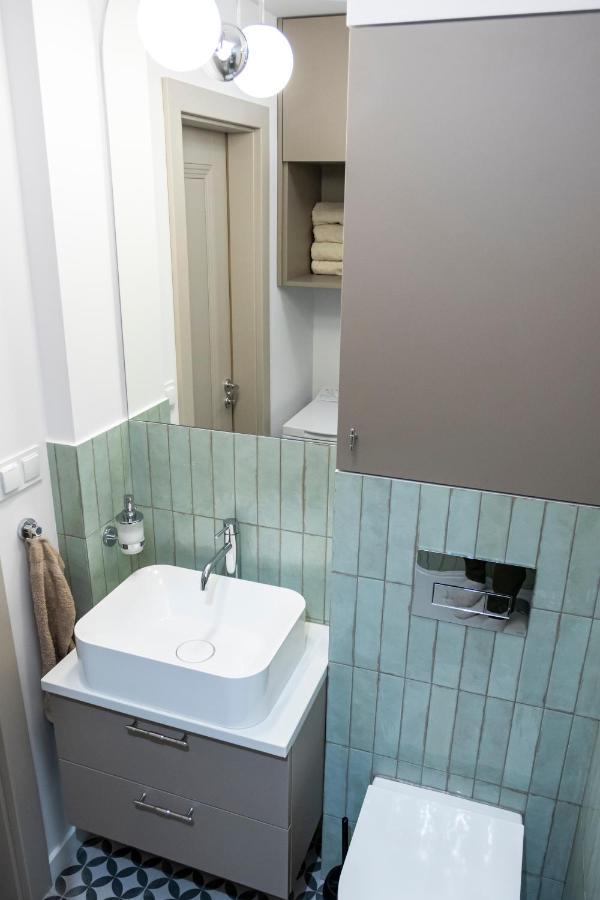 ורשה Apartament Przy Metrze Wierzbno Z Nuta Vintage מראה חיצוני תמונה