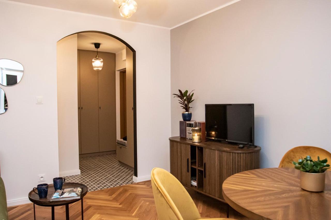 ורשה Apartament Przy Metrze Wierzbno Z Nuta Vintage מראה חיצוני תמונה