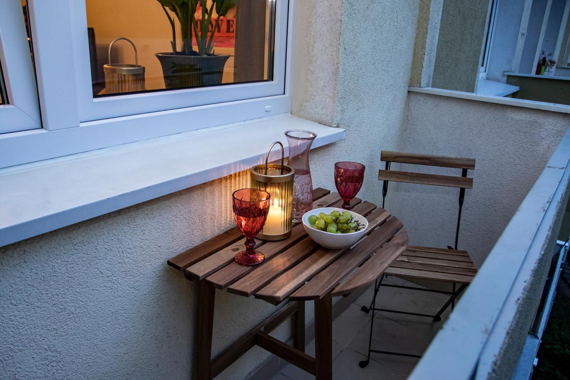ורשה Apartament Przy Metrze Wierzbno Z Nuta Vintage מראה חיצוני תמונה
