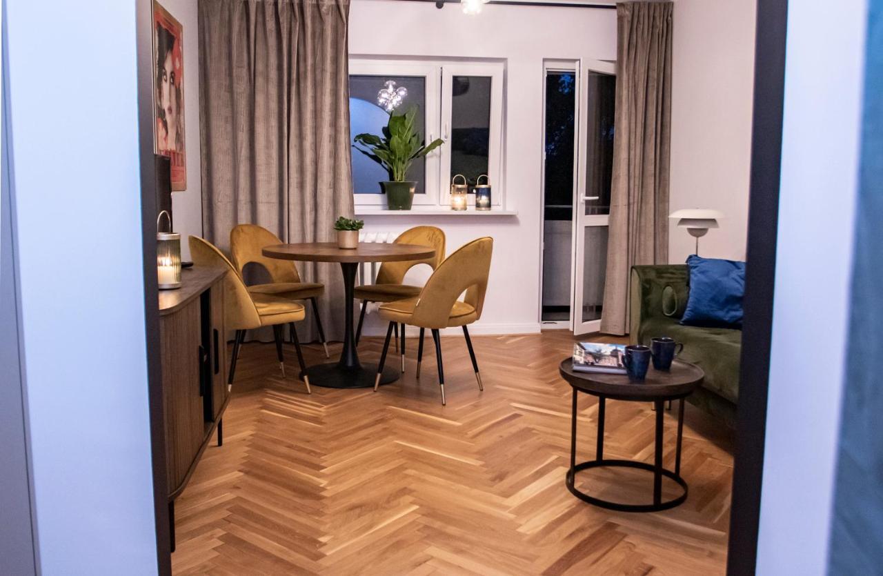 ורשה Apartament Przy Metrze Wierzbno Z Nuta Vintage מראה חיצוני תמונה